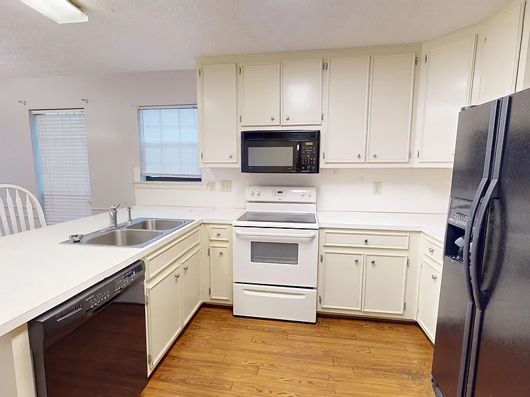 335 Bent Tree Dr — Photo 6