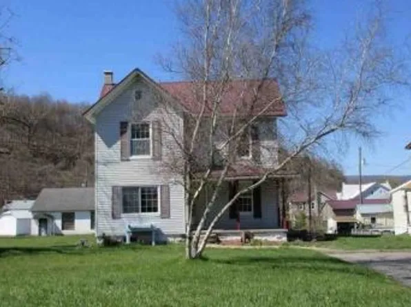 35 W Railroad St, Mc Clure, PA 17841