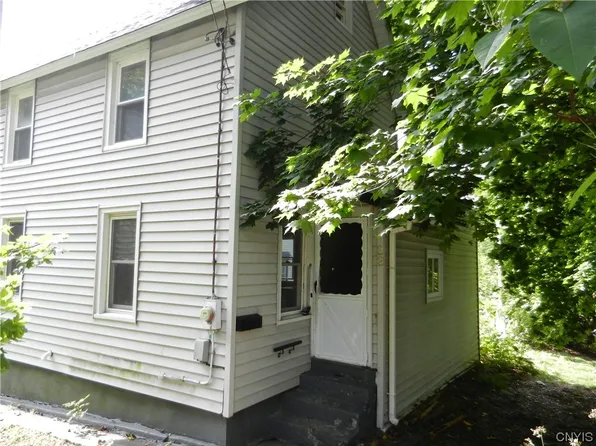 22 W Shore St, Little Falls, NY 13365