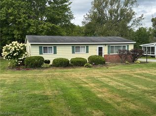 8810 Auburn Rd, Chardon, OH 44024
