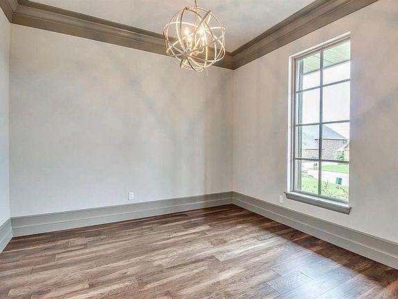 4th image of 4624 Roundup Rd