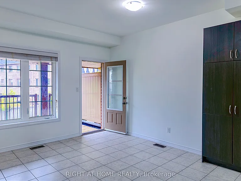 11 Telegraph St #UPPER — Photo 24