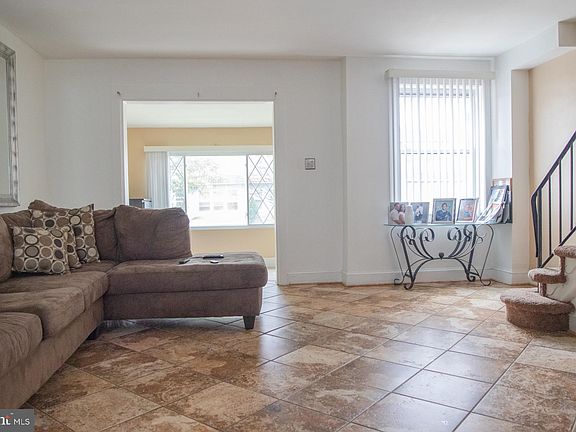 4th image of 2268 Hollinshed Ave