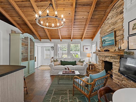 5th image of 323 Sandpiper Lane