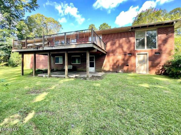 3110 W Lake Dr, Meridian, MS 39307