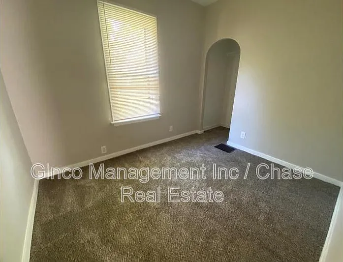 616 Vine St — Photo 12