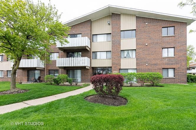 1st image of 1000 Bayside Dr Unit 304