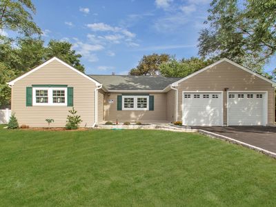 33 Poplar St, Central Islip, NY, 11722
