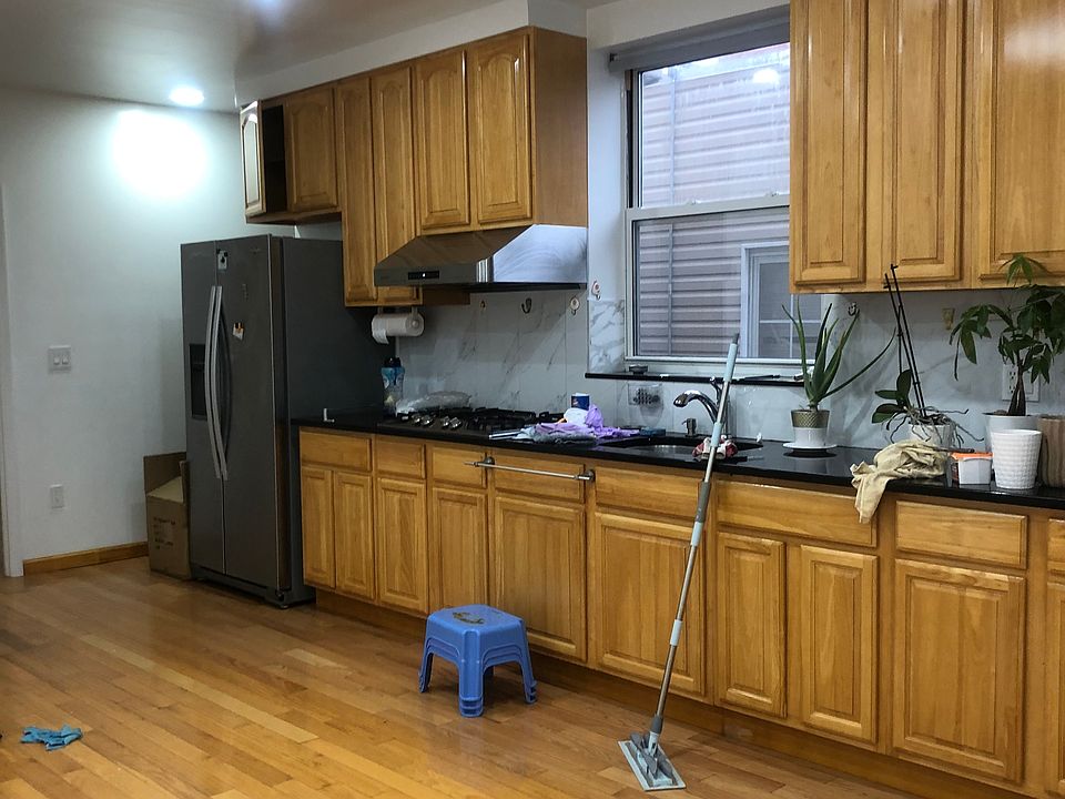 1st image of 166 28th Ave #2