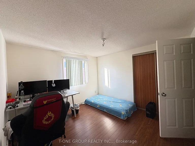 59 Chloe Cres #1 — Photo 12