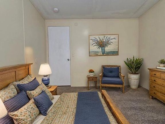 3rd image of 6 Cotton Bayou Cir
