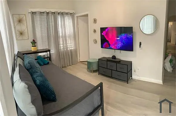 2 bed, $2,195 — Photo 4