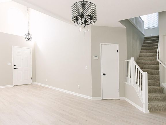 3rd image of 201 Yarrow Court