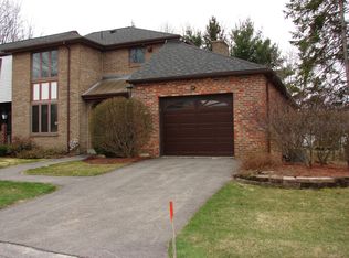 37 Cobblestone Ln, Worcester, MA 01606