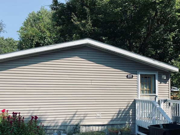 209 Apple Dr