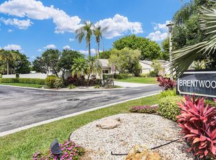 2 Brentwood Dr, Boynton Beach, FL 33436