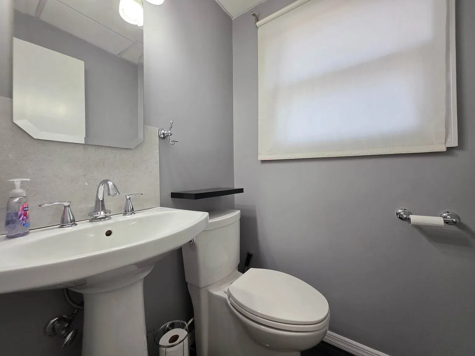 3 bed, 1190 sqft, $3,500 — Photo 3