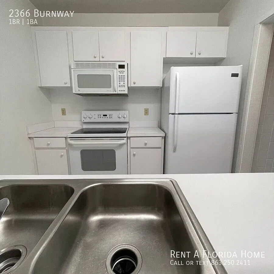 Move-In Ready! Pet-Friendly! Lovely 1-Bedroom, 1-Bath 2nd Floor Condo in the Grenelefe Community! — Photo 4