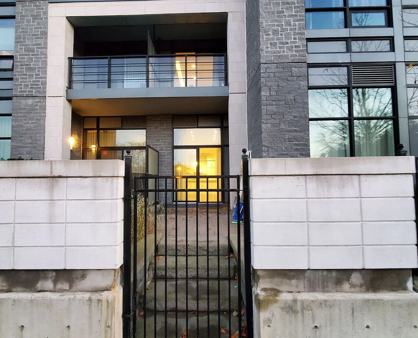 2 bed, $3,100 — Photo 1