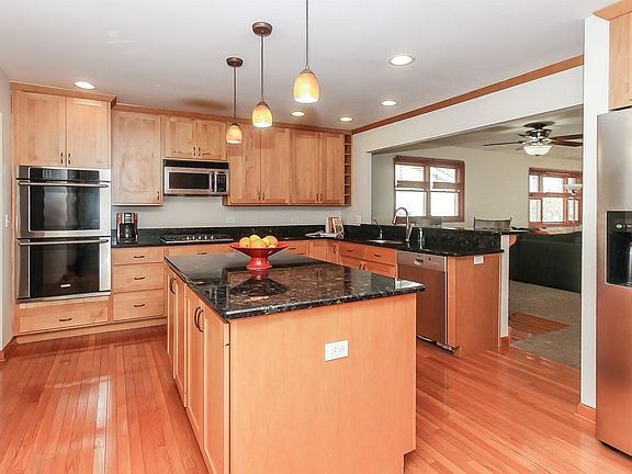 5th image of 255 N Oak Ave