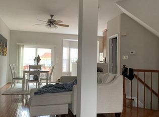 13109 Willow Stream Ln, Fairfax, VA 22033