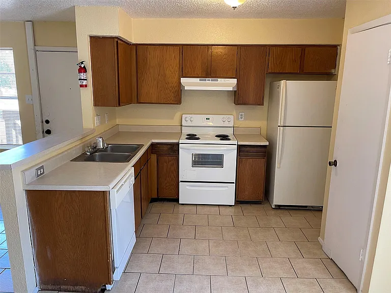 11906 Alpheus Ave #A — Photo 5