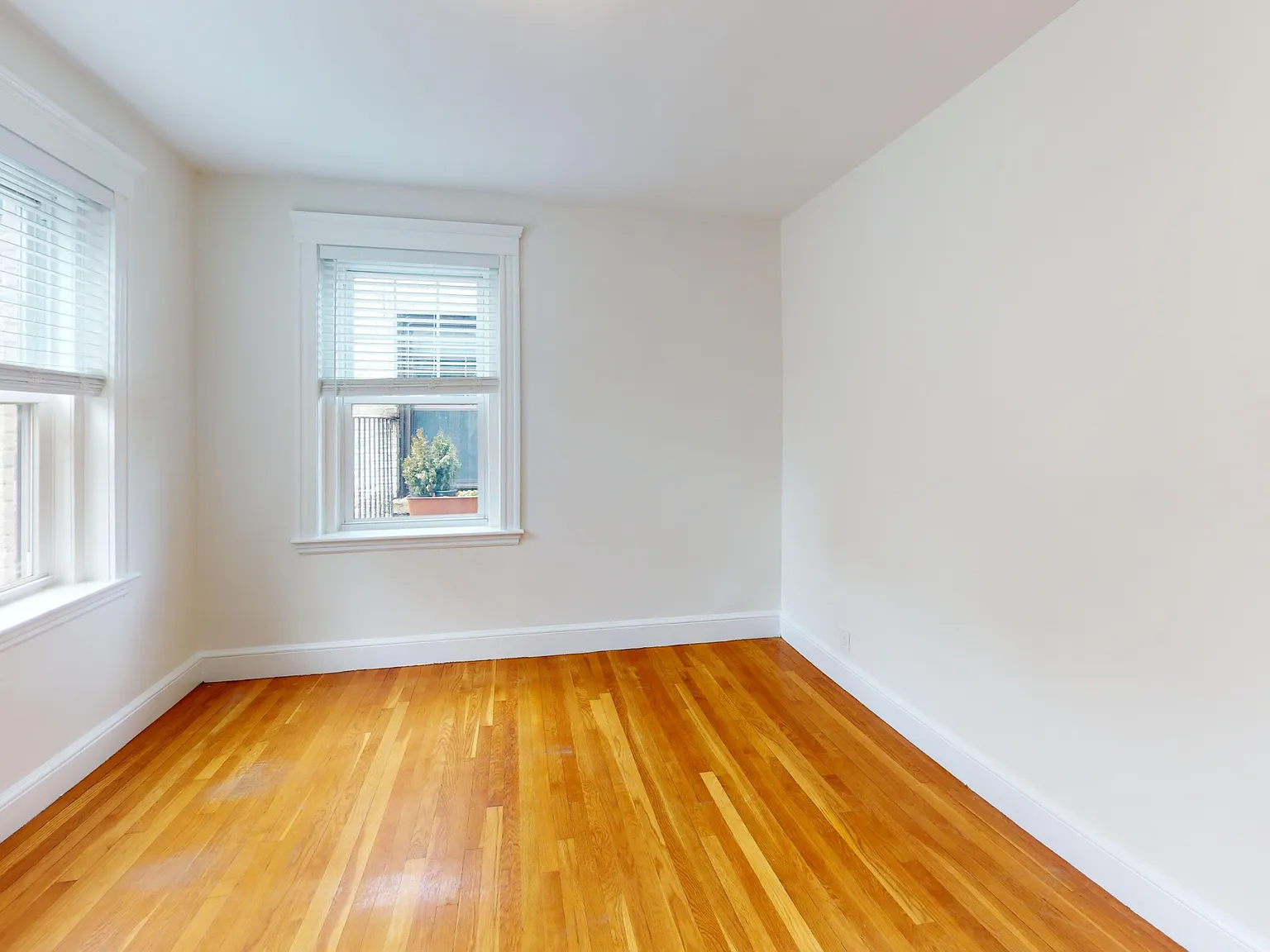 2 bed, 1.0 bath, 850 sqft, $3,000 — Photo 4