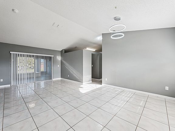 3rd image of 5216 Heatherstone Ct