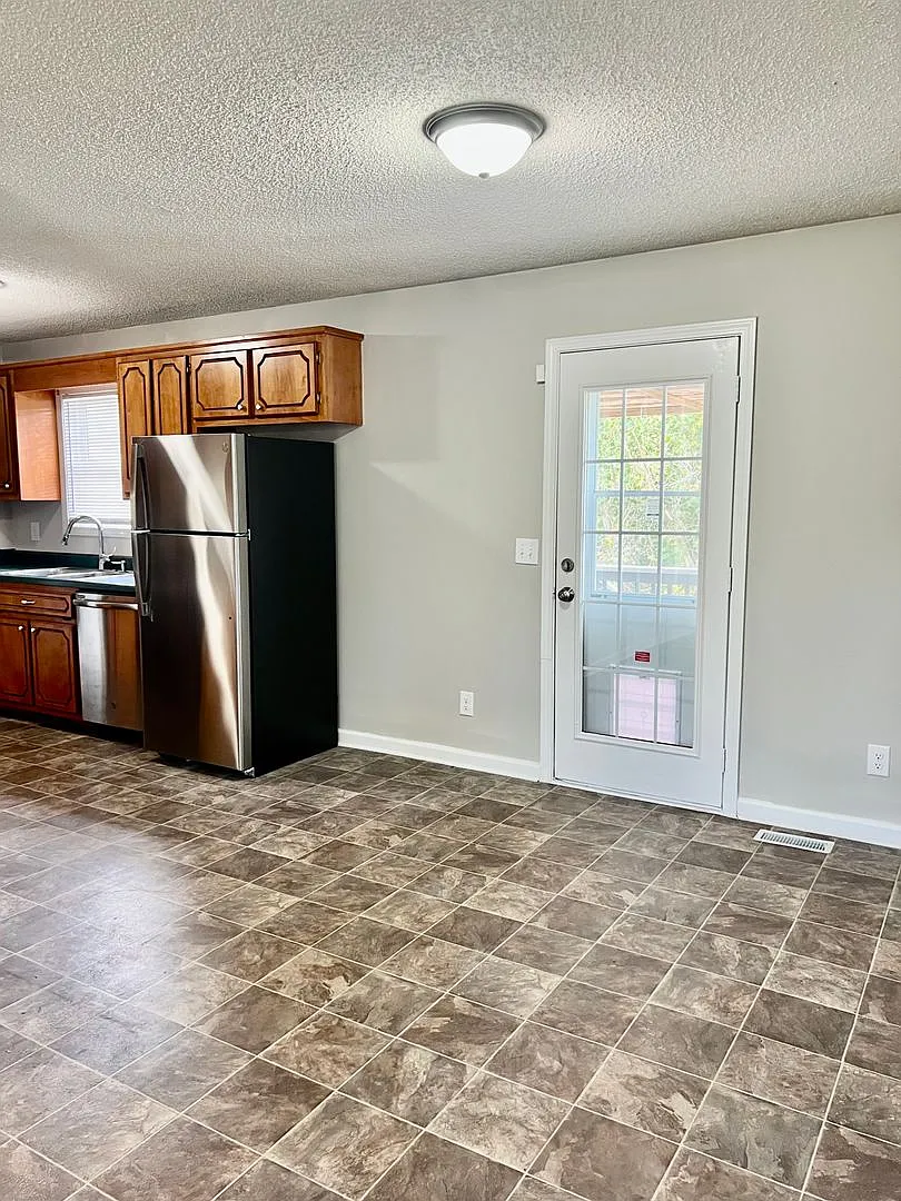 3 Bedroom Home Available off Needmore Rd — Photo 3