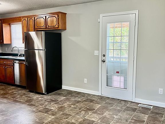 3rd image of 2765 N Whitfield Rd
