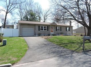 33 Aspen Rd, Springfield, MA 01128