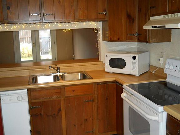 4th image of 5506 Cobblegate Dr
