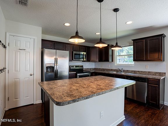 5th image of 8324 HIGHFIELD Avenue