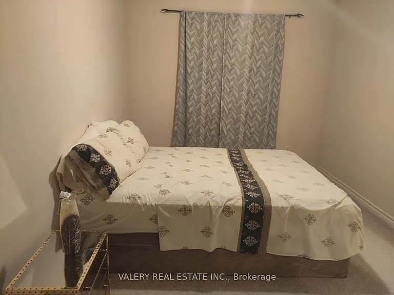 1058 Lexington Cir — Photo 22