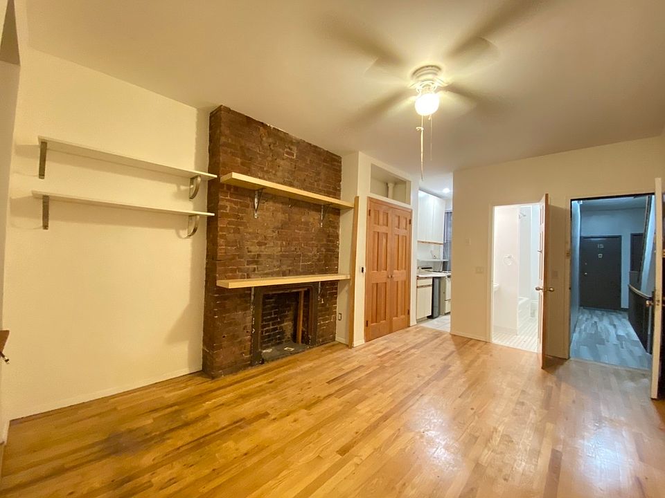 1st image of 275 E 10th St APT 14
