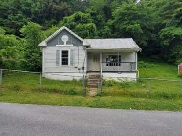 654 Spruce St, Marion, VA 24354