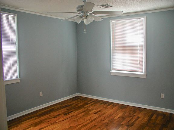 5th image of 5829-31 General Haig St #5831