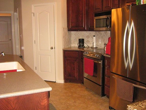 5th image of 604 Marshall Dr