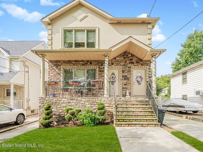 16 Allen Pl, Staten Island, NY, 10312