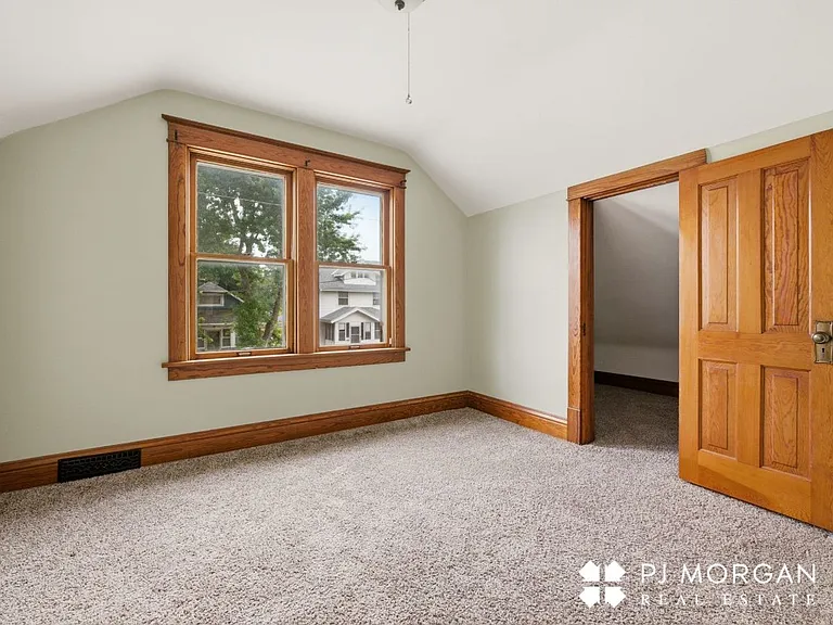 2222 S 6th St — Photo 16