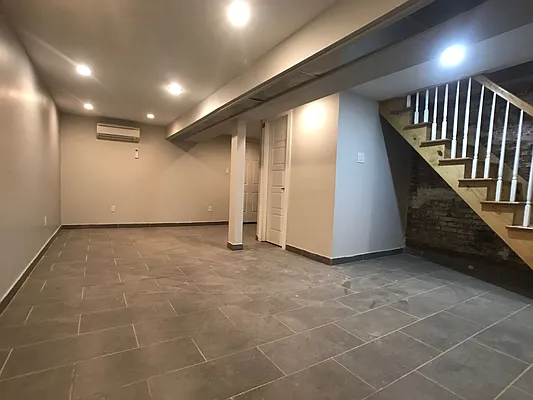 Rented by Evergreen Apartments BK | media 10