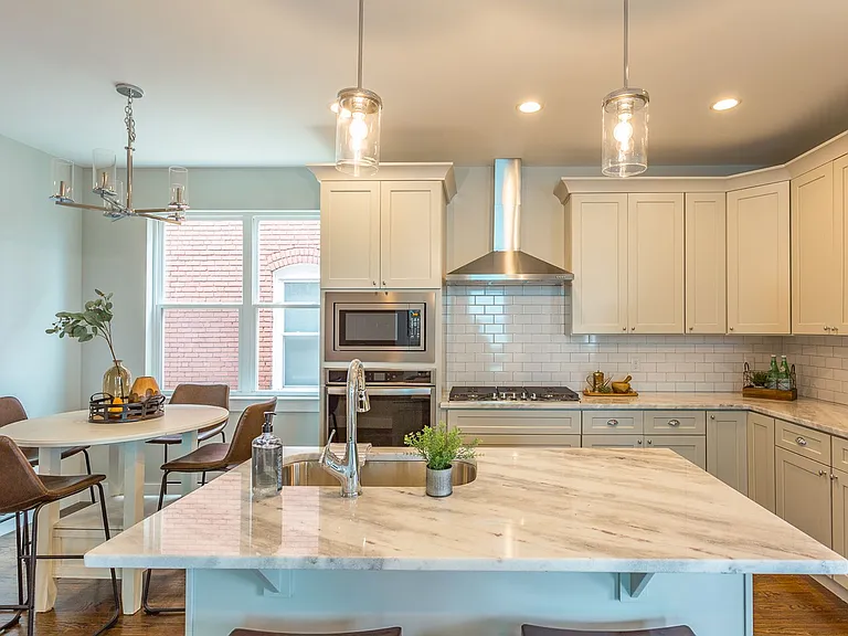 1102 S Greenwood Ave — Photo 7