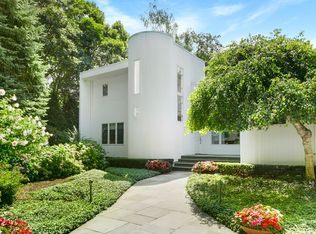 20 White Oak Ln, Southampton, NY 11968