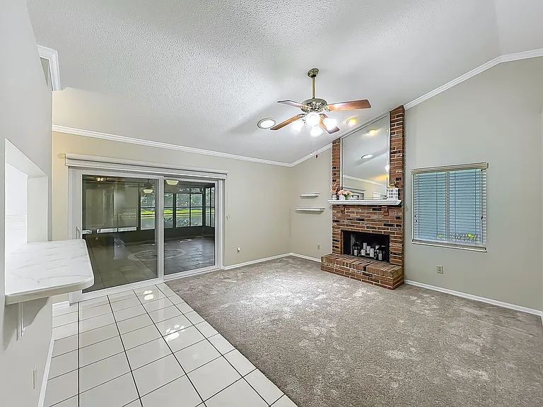 1843 Shadyhill Ter — Photo 15
