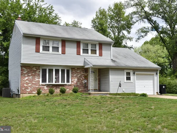2417 Saint Charles Pl, Cinnaminson, NJ 08077