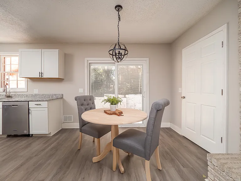 2724 Gervais St — Photo 4