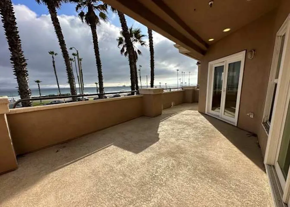 1900 Pacific Coast Hwy — Photo 3