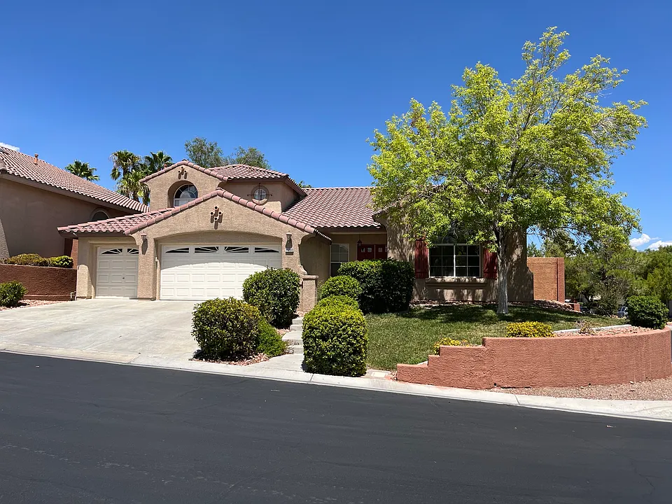 11000 Pine Knolls Ct