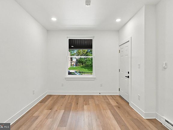 4th image of 1946 Rowan St