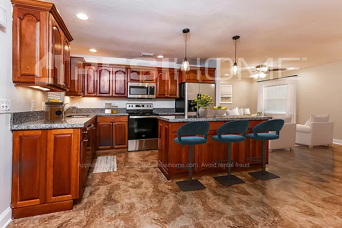 1001 Mohican Blvd — Photo 3